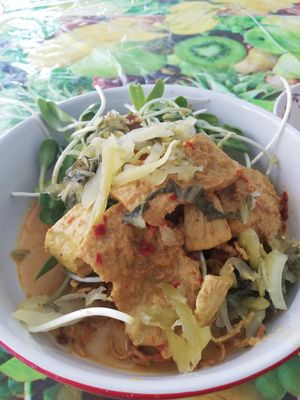 Best vegan Khao Soi in BKK at Pridi 26 - Vegetarian Food in Bangkok