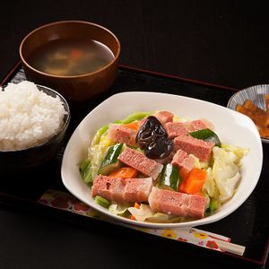 braised soymeat and fried vegetables at Taiwan Shokudo in Tokyo