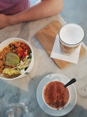 Sweet potato bowl, oat latte and hot chocolate at My Goodness in Berlin