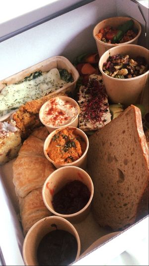 Sunday Brunch Box for 2 at Froindlichst - Daimlerstr in Hamburg
