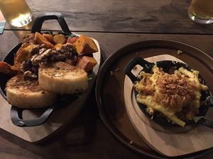 Gegrillter Ofenkürbis und Maccaroni & Cheese  at Froindlichst - Daimlerstr in Hamburg