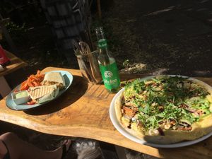 Burrito & pear pizza!   at Froindlichst - Daimlerstr in Hamburg