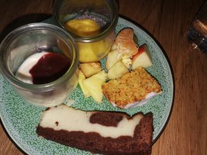 Süßes beim Sonntagsbrunch at Froindlichst - Daimlerstr in Hamburg