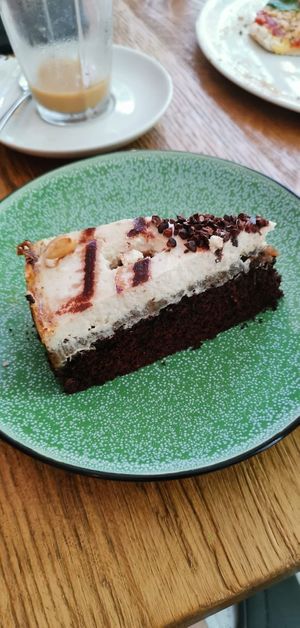 Snickers cake :) at Froindlichst - Daimlerstr in Hamburg