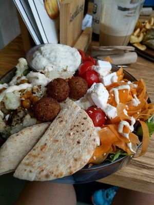 Sunday's lunch at Froindlichst - Daimlerstr in Hamburg