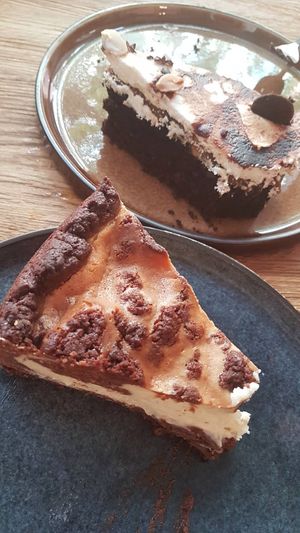 Sniggers cake and "Zupfkuchen" at Froindlichst - Daimlerstr in Hamburg