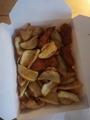 Kinderteller (ein nugget fehlt schon😋😀) at Froindlichst - Daimlerstr in Hamburg