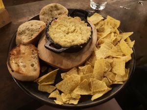 Cashew ofenkäse mit Tortillachips at Froindlichst - Daimlerstr in Hamburg