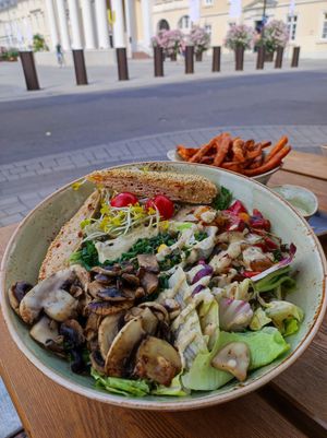 Vegane Salat Bowl at Hans im Glück  in Karlsruhe