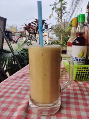 Banana shake (half a liter!) at LaungXaiKham Restaurant in Vang Vieng