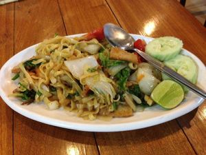 Fried yellow noodle with tofu at LaungXaiKham Restaurant in Vang Vieng