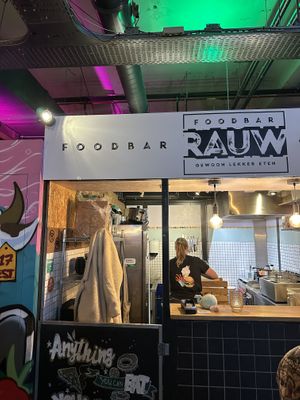 Imbiss in einer Food/Halle  at Foodbar Rauw in Enschede