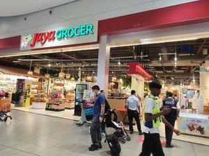 Shop front at KUL - Jaya Grocer - T2 in Sepang