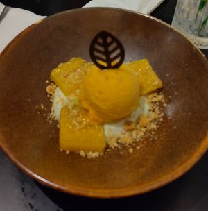 Steamed banana cakes with mango ice cream at Kimmade - Food Village in Utrecht