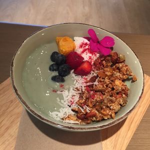 Vegan Lake Taupō bowl, with blue majik and coconut yoghurt at The Cozy Corner in Taupo
