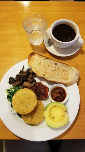 A vegan Superstart breakfast & great coffee at The Cozy Corner in Taupo