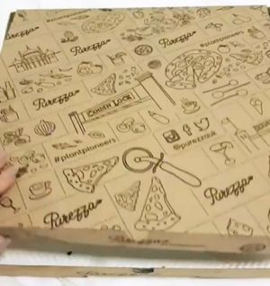 Take Away 🍕 box at Purezza Camden in London
