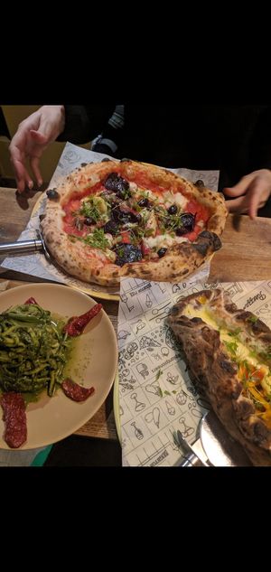 Pesto courgetti & pizza at Purezza Camden in London