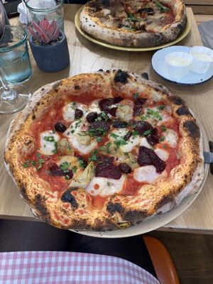 4 seasons (no mushrooms)  at Purezza Camden in London