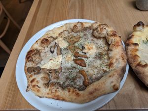 Small truffle pizza at Purezza Camden in London