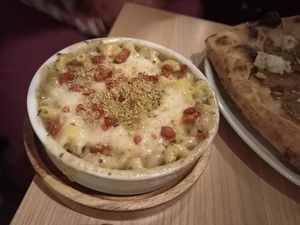Mac n cheese at Purezza Camden in London