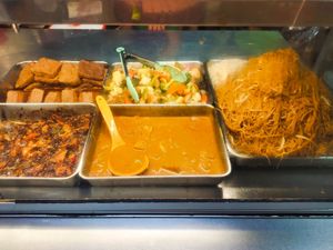 Dishes available at Shan Yuan 善緣素食 in East Singapore