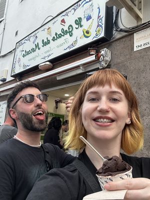 Absolutely amazing dark chocolate ice cream, super rich! It was like eating a bar of dark chocolate 😍 they also had vegan lemon 🍋 vegan options marked with a (v)  at Il Gelato del Mercato in Tenerife