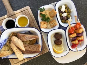 Veggie food platter with tempeh and bread platter at The Hornbrook Inn in Horsham