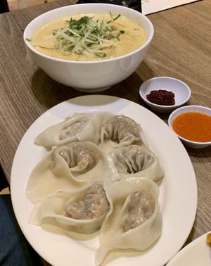 Laksa and dumplings at Genesis 创世界素食馆 in Central Singapore