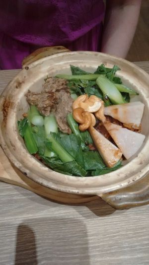 Rice claypot  at Genesis 创世界素食馆 in Central Singapore