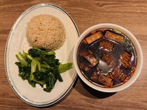 The most delicious vegan Bah Kuh Teh i have ever had.   at Genesis 创世界素食馆 in Central Singapore