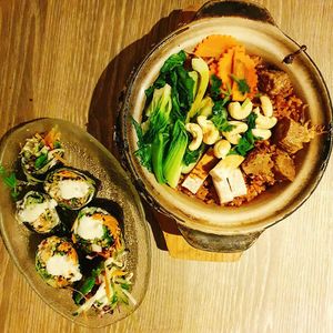 Claypot rice and seaweed rolls at Genesis 创世界素食馆 in Central Singapore