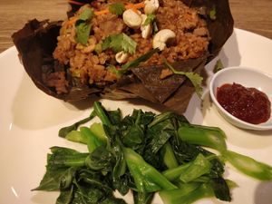 Lotus leaf rice at Genesis 创世界素食馆 in Central Singapore