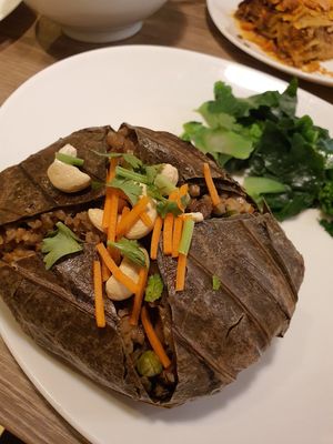 Lotus leaf rice at Genesis 创世界素食馆 in Central Singapore