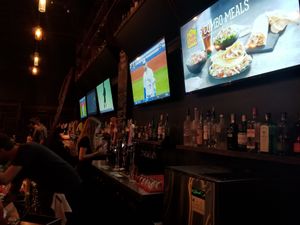 The bar and TVs at Founders in Los Angeles