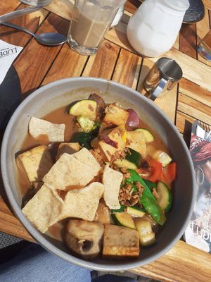 Tofu adobo at Luden in The Hague