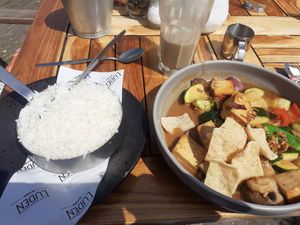 Lekker vegan meal at Luden in The Hague