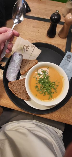 Süßkartoffel-Erdnuss-Suppe at PurNatur in Kempten