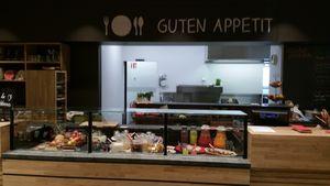 yoghurt and juice corner at PurNatur in Kempten