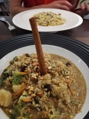 Indian spiced curry and fettuccini champignons at Hun Hau 恆好咖啡藝文 in Hengchun