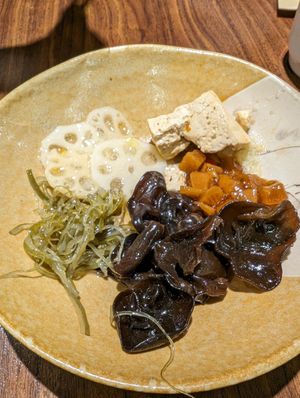 Free side dishes at DeliSoys - Shàng Shàn Dòu Jiā 上善豆家 in Taipei