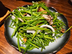 Stir-fried white water
snowflakes with mushrooms
and shredded coconut, NT$
280 at DeliSoys - Shàng Shàn Dòu Jiā 上善豆家 in Taipei