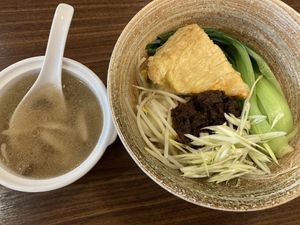 Spicy noodles at DeliSoys - Shàng Shàn Dòu Jiā 上善豆家 in Taipei