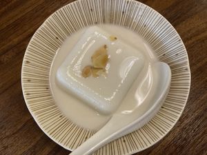 Almond tofu at DeliSoys - Shàng Shàn Dòu Jiā 上善豆家 in Taipei