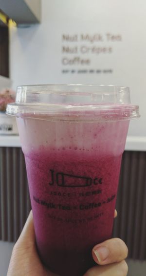 Grape nut mylk tea at NUTTEA 堅果奶茶 in Taipei