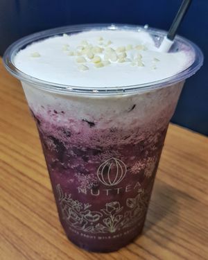 Grape Tea with Nut Cream at NUTTEA 堅果奶茶 in Taipei