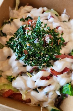 Hummus Bowl zum Mitnehmen at LAF LAF in Tubingen