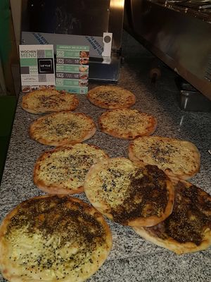 Vegane und vegetarische Arabische Pizzen  at LAF LAF in Tubingen