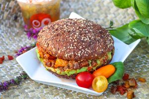 Recette n°8 tartare de légumes grillés, caviar d'aubergine, guacamole at BWAMOA in Toulouse