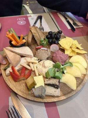 Trio platter   at Beet Vegetariano in Torrevieja